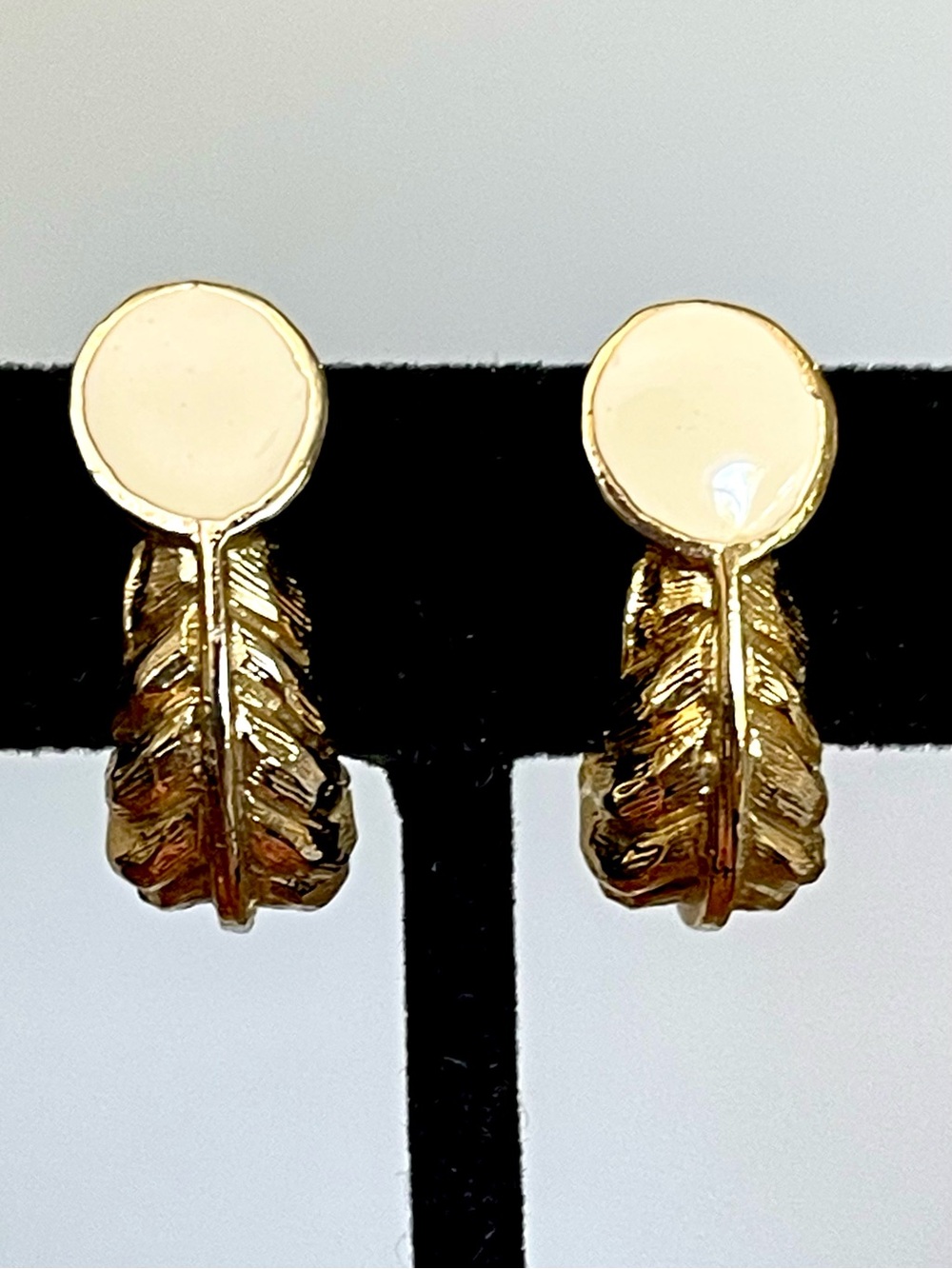Vintage Gold Tone Feather Plume Leaf Hoop Drop Earrings Ivory Enamel Sculptural